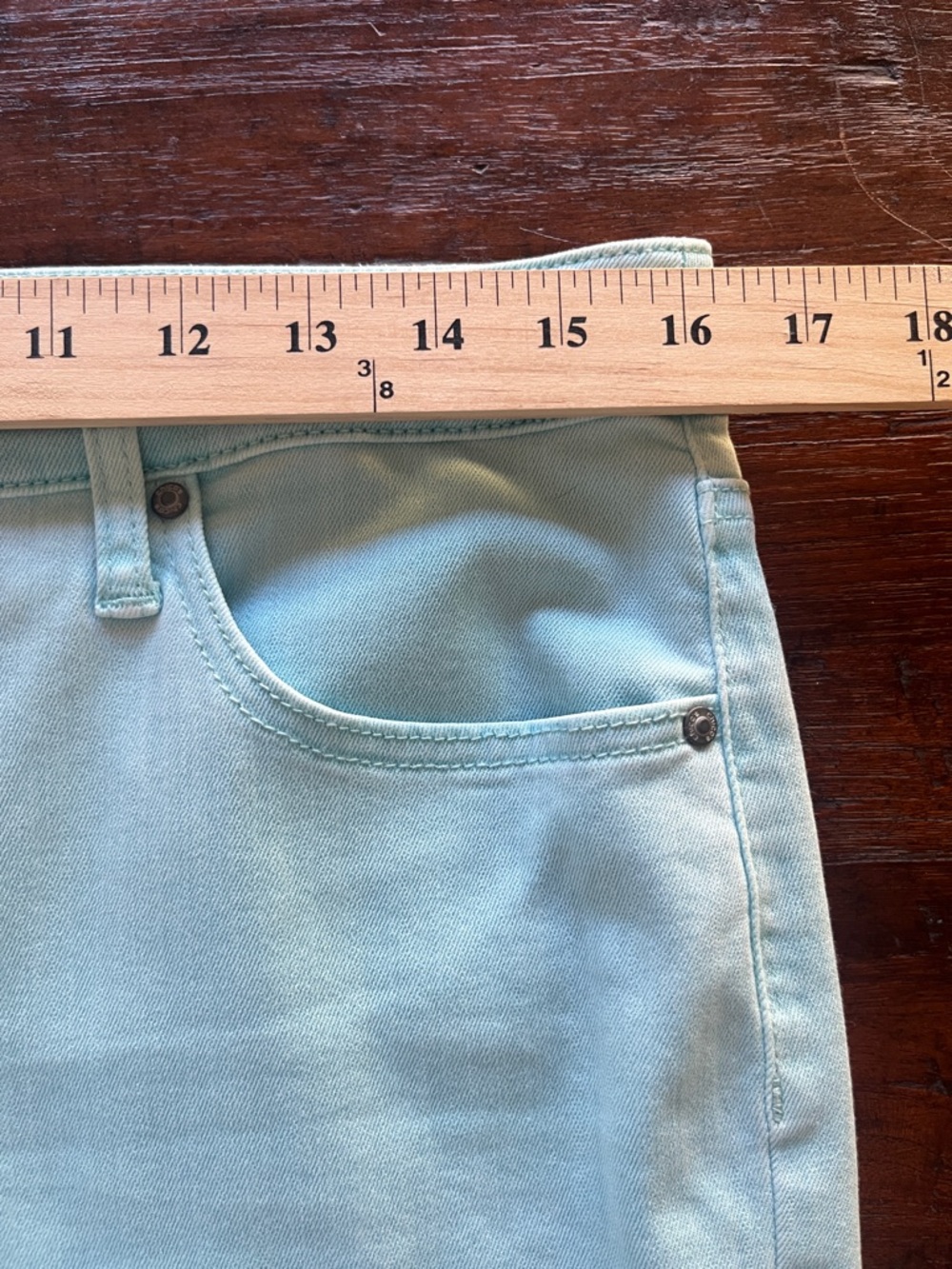 Chico’s NWOT So Slimming Girlfriend Crop Light Aqua Sz 1 - Picture 10 of 10